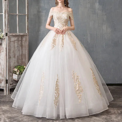 Autunno nuovi arrivi scollo a barchetta abito da sposa coreano moda elegante abiti di pizzo oro sexy spalle scopertevestido De Noiva