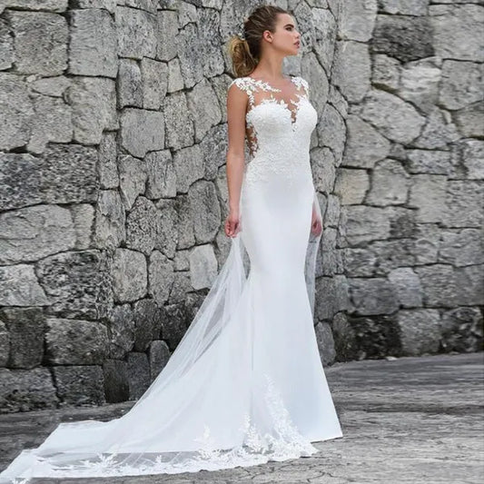 Stupendo abito sposa donna stile da sirena con strascico