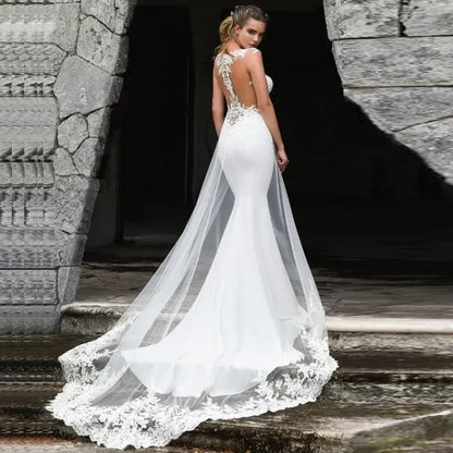 Stupendo abito sposa donna stile da sirena con strascico