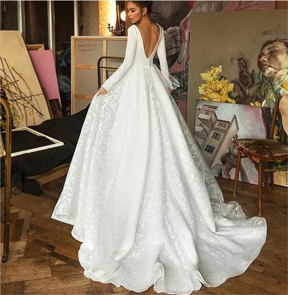 Stile super fashion e romantico per questo abito da sposa da favola donna